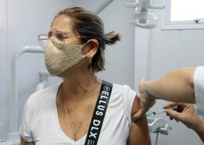 Nova Iguaçu vacina pessoas de 47 anos nesta terça-feira (29)