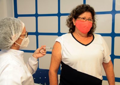 Nova Iguaçu vacina pessoas de 46 anos nesta quinta-feira (01/07)