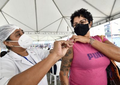 Nova Iguaçu segue com seu calendário de vacinação contra Covid-19 nesta quarta-feira (30)