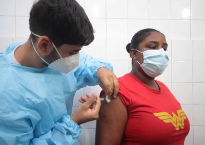 Nova Iguaçu vacina pessoas de 28 anos nesta quarta-feira (11)