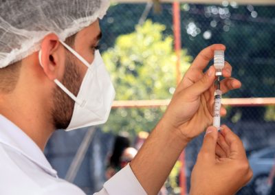 Nova Iguaçu faz repescagem de todos os grupos de vacinação contra COVID-19 neste sábado (14)