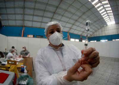 Nova Iguaçu aplicará dose de reforço contra COVID-19 em pessoas acima de 53 anos nesta semana