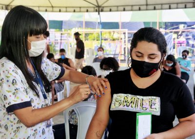 Nova Iguaçu vacina adolescentes de 14 anos nesta quinta-feira (16)