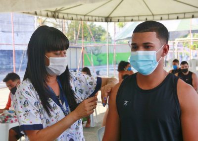 Nova Iguaçu vacina adolescentes de 13 anos nesta terça-feira (21)