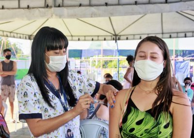 Nova Iguaçu segue vacinando adolescentes de 13 anos nesta quarta-feira (22)