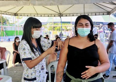 Nova Iguaçu vacina adolescentes de 12 anos nesta quinta-feira (23)