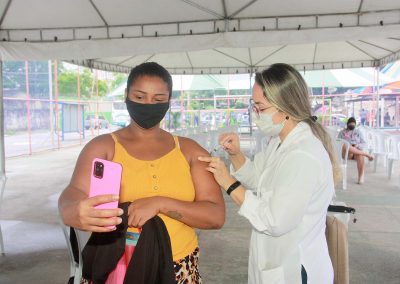 Serão vacinadas contra COVID-19 pessoas de 12 anos ao longo desta semana