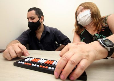 Secretaria de Educação de Nova Iguaçu capacita professores com deficiência visual