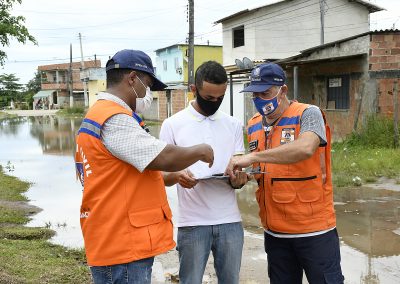 Prefeitura de Nova Iguaçu atua no bairro Cabuçu após rompimento de tubulação