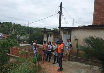 Defesa Civil de Nova Iguaçu atua em diversos bairros após temporal. Cidade em estágio de atenção