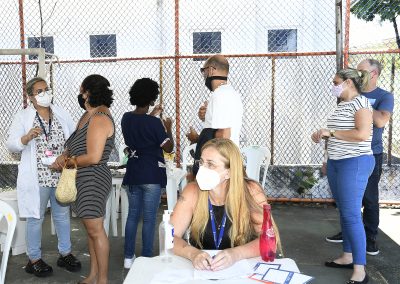 Nova Iguaçu vacina com dose de reforço pessoas acima de 25 anos nesta quarta-feira (5)