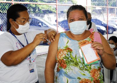 Nesta sexta-feira (18) crianças de 5 a 11 anos, adolescentes e adultos serão vacinados contra covid-19 em Nova Iguaçu