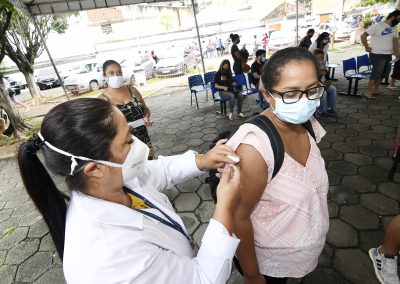 Neste sábado (12) pessoas acima de 12 anos serão imunizadas contra Covid-19 em Nova Iguaçu