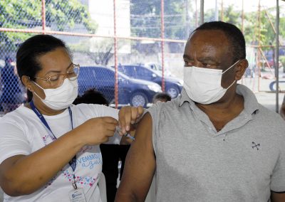 Nova Iguaçu segue vacinando crianças de 5 a 11 anos, adolescentes e adultos contra a Covid-19 nesta semana