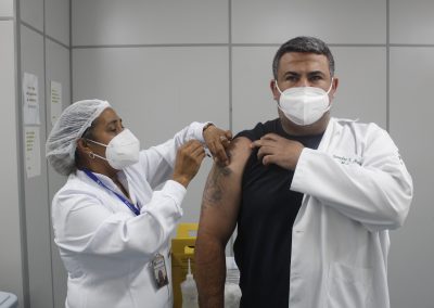 Nova Iguaçu segue vacinando a população contra COVID-19 nesta quarta-feira (13)