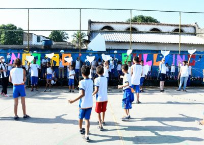 Alunos da educação especial de escola municipal de Nova Iguaçu combatem o bullying com criatividade e arte