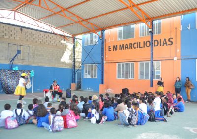 Escola de Nova Iguaçu recebe apresentação artística pelo Setembro Amarelo