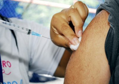 Nova Iguaçu segue vacinando a população contra Covid-19