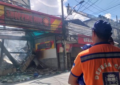 Defesa Civil de Nova Iguaçu continua atuando em incêndio no Shopping Nou