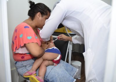 Vacina baby contra Covid-19 passa a ser aplicada de segunda a sexta em Nova Iguaçu