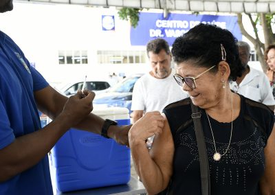 Nova Iguaçu inicia vacinação bivalente contra Covid-19 em indivíduos com comorbidades acima de 12 anos nesta segunda-feira (03)