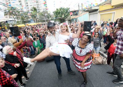 Festa Julina do Esmuti leva animação e alegria aos idosos