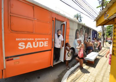 Saúde promove ação em alusão à campanha Outubro Rosa