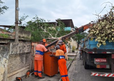 Prefeitura de Nova Iguaçu atua na cidade após ventania e temporal