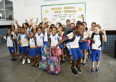 Alunos comemoram início do ano letivo em Nova Iguaçu
