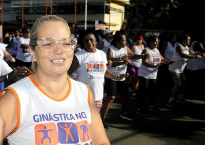 Aulão do projeto “Ginástica nos Bairros” reúne mais de 100 pessoas em quadra de Nova Iguaçu