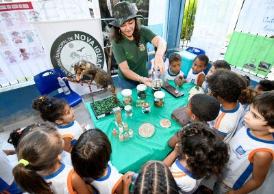 “SEMAM Vai à Escola” ensina educação ambiental aos alunos de Nova Iguaçu