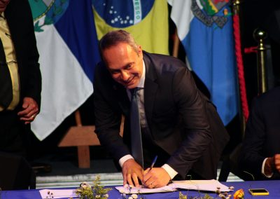 Dudu Reina toma posse como prefeito de Nova Iguaçu