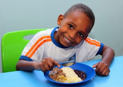 Nova Iguaçu reforça alimentação saudável na merenda escolar