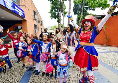 Entre jogos, histórias e diversão: rede municipal celebra o brincar no Sesc Nova Iguaçu