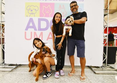 Prefeitura faz campanha de adoção de animais neste domingo no Shopping Nova Iguaçu
