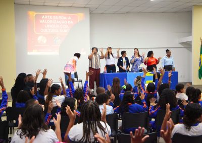 Arte e empoderamento: espetáculo surdo inspira alunos da rede municipal de Nova Iguaçu