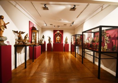 Nova Iguaçu abre exposição com seis obras inéditas de Aleijadinho e mais de 350 peças da arte sacra colonial