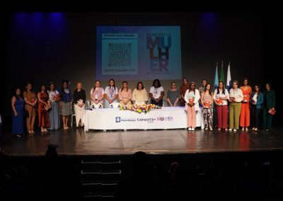 Nova Iguaçu forma 250 mulheres e destaca protagonismo feminino em noite emocionante