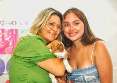 Campanha de adoção de cães e gatos emociona e promove novos começos para famílias e pets