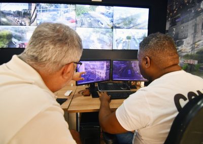 Nova Iguaçu inicia implantação de rede de 350 câmeras inteligentes e amplia integração com forças de segurança