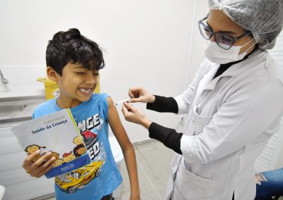 Dia D de Multivacinação mobiliza Nova Iguaçu para atualizar caderneta de crianças e adolescentes
