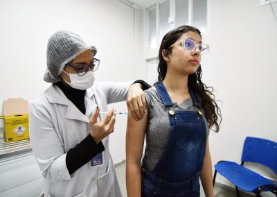 Nova Iguaçu segue vacinando crianças e adolescentes menores de 15 anos
